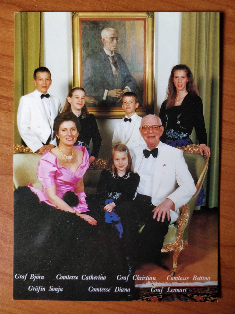 Postcard Family Graf Mainau