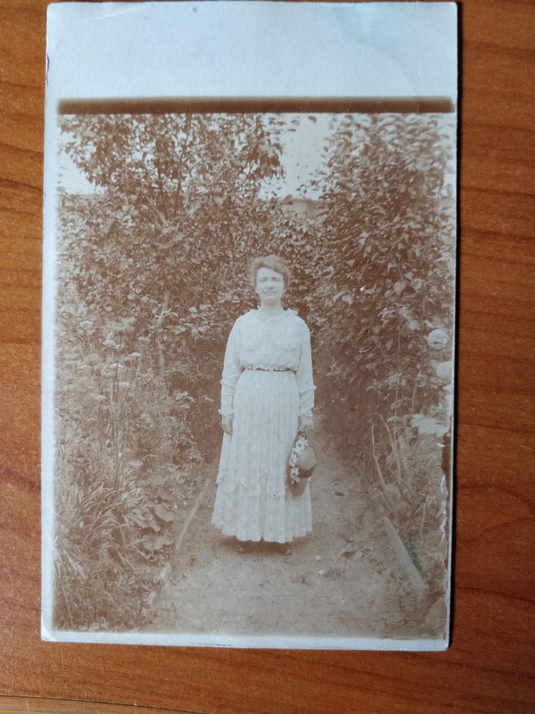 Postcard Unknown Lady