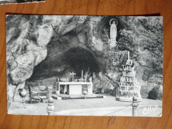 Postcard Lourdes La Grotte