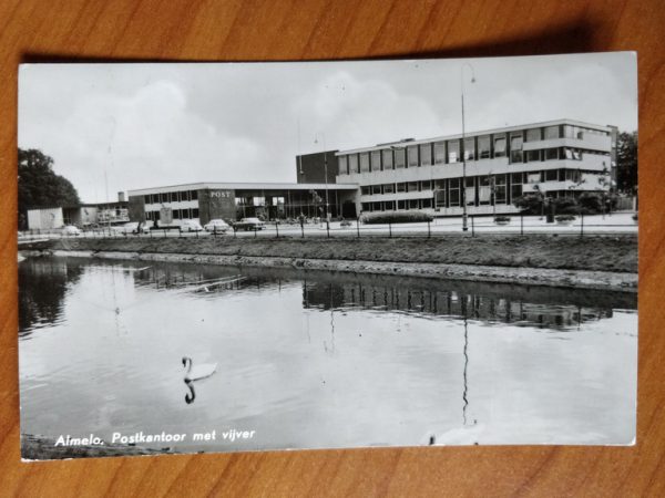 Postcard Almelo Postkantoor met vijver