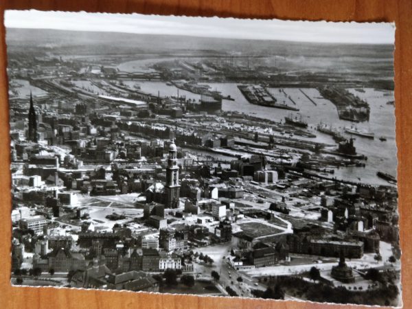 Postcard Hamburg Michaeliskirche  mit Hafen