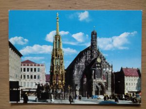 Postcard Nurnberg Brunnen und Frauenkirche