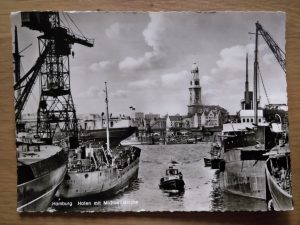 Postcard Hamburg Hafen und Michaeliskirche
