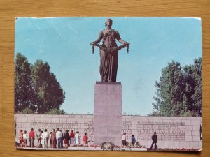 Postcard Leningrad Piskariov Cemetery