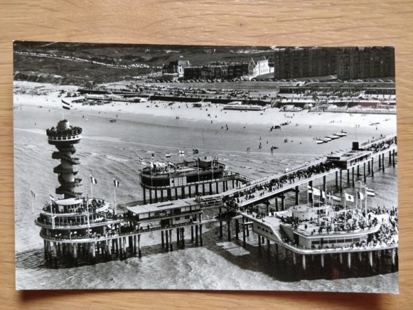 Postcard Scheveningen de Pier number 1