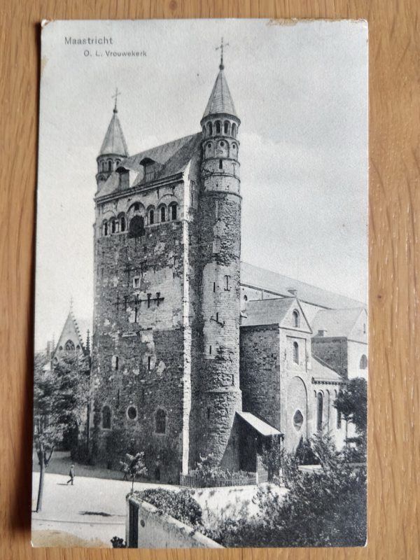 Postcard Maastricht Onze Lieve Vrouwekerk