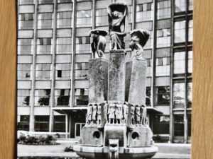 Postcard Eindhoven Beeld Philips Bedrijfsschool