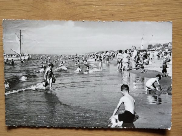 Postcard Strandleven Noordwijk aan Zee