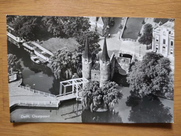 Postcard Delft Oude Poort KLM Aerocarto