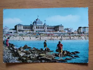 Postcard Scheveningen Strandleven met Kurhaus
