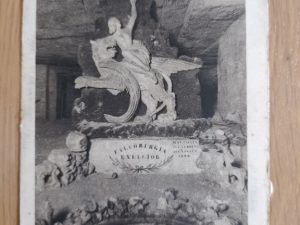 Postcard Valkenburg Fontein en Monument