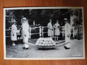 Postcard Alkmaar Kaasdragers