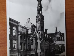 Postcard Alkmaar Stadhuis  en Lauenskerk