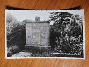 Postcard Wierden Monument voor Gevallenen