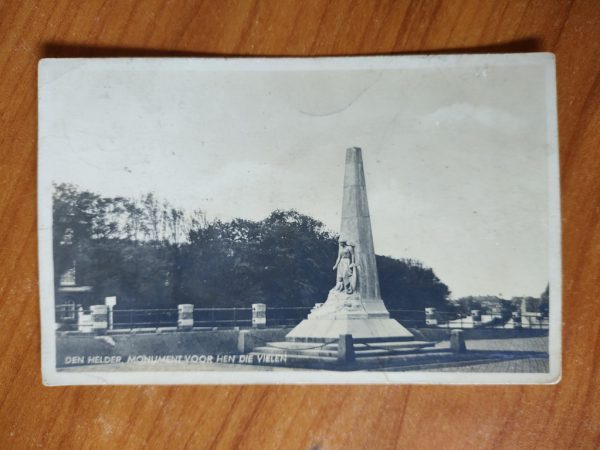 Ansichtkaart Den Helder Monument