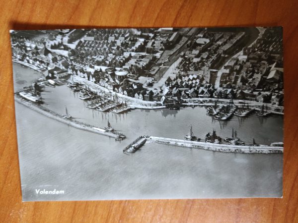Ansichtkaart Volendam KLM Aerocarto