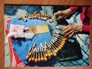Postcard Brugge Kantwerkster