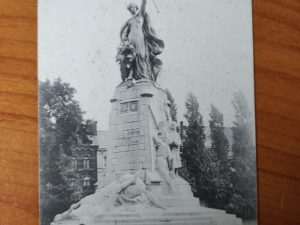 Postcard Kortrijk Groeninghe Monument