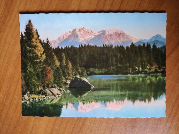Postcard Gott und Brett