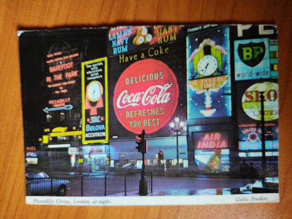 Postcard London Picadilly Circus