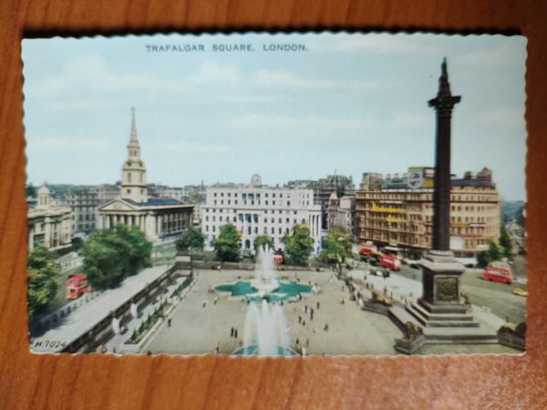 Postcard London Travalgar Square