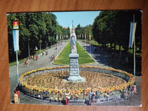 Postcard Lourdes Crown Virgin