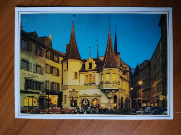 Postcard Neuchatel Place des Halles