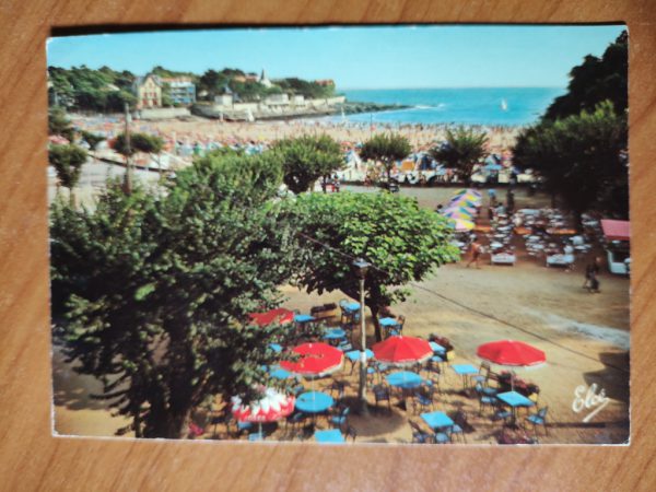 Postcard La Place et La Plage