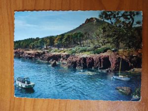 Postcard Trayas Roches